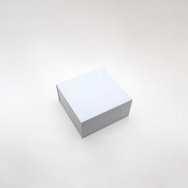 Caja para regalo magnética 22x22x10 cm blanca - 5 unidades Caja para regalo magnética 22x22x10 cm blanca - 5 unidades